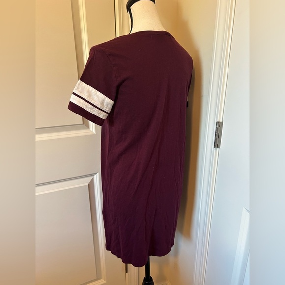 Casual Burgundy tshirt Dress with White Stripes baseball style - Picture 2 of 3